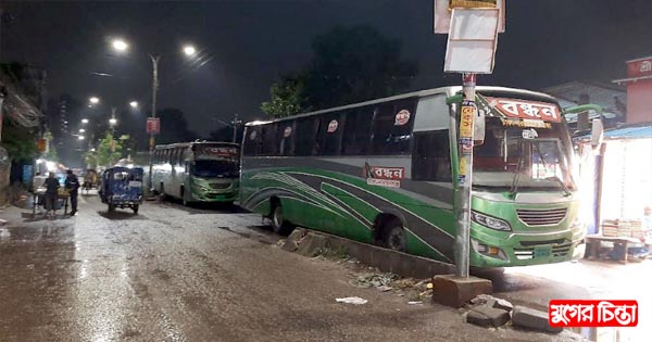 রাতে সড়ক বাস মালিকদের দখলে