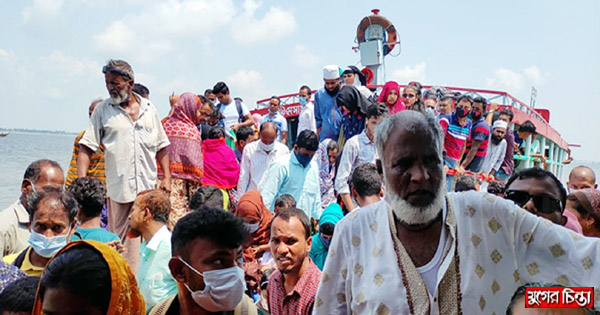 লঞ্চে ভাড়া দেড়গুণ, স্বাস্থ্যবিধির বালাই নেই