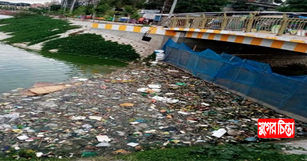 ময়লা আবর্জনায় দূষিত হচ্ছে জল্লারপাড় লেক