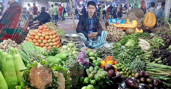 নিত্যপণ্যের দাম বৃদ্ধির কারণে দিশেহারা মানুষ