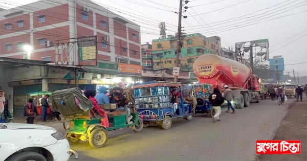 ঢাকা-মুন্সিগঞ্জ সড়কের যানজটে নাকাল জীবন