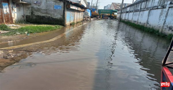 ফের পানিবন্দী লালপুরবাসী