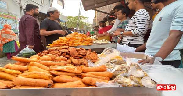 বিকেল হলেই বিসিক শিল্পনগরী সাজে বাহারি ইফতারে