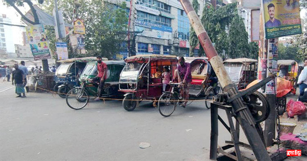 নগরীর রেল ক্রসিংগুলো ঝুঁকিপূর্ণ