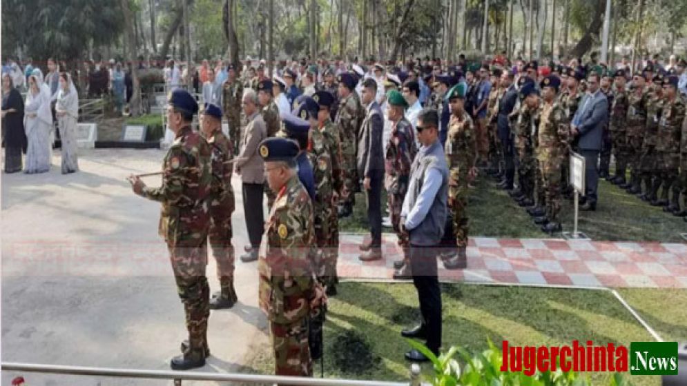 সামরিক কবরস্থানে স্বরাষ্ট্র উপদেষ্টা, তিন বাহিনী প্রধানের শ্রদ্ধা